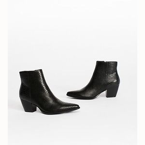 🌞 FREE PEOPLE Going West snakeskin boots size 7